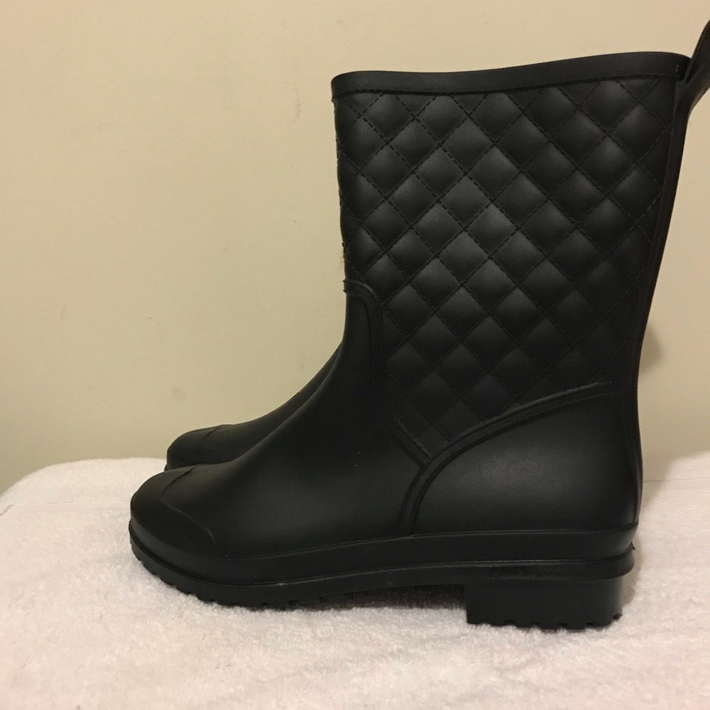 Botas impermeables para cuando llueve negras size 7 nuevas